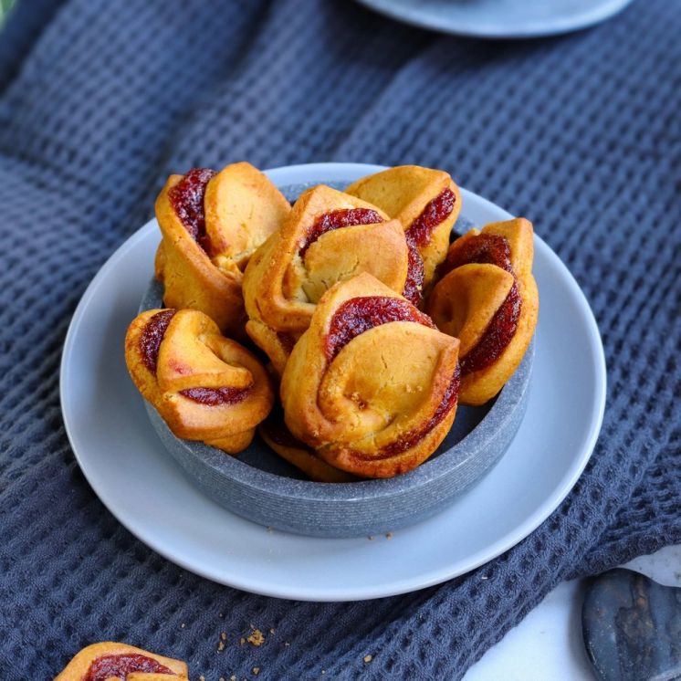 CIASTKA Z KRAKOWA RÓŻYCZKA Z NADZIENIEM 800G